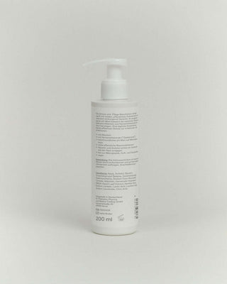 Rückseite der Phametra Schutz- und Pflege-Waschlotion in weißer Pumpflasche, zeigt Inhaltsstoffe und Anwendungshinweise, formuliert ohne Mikroplastik, Duft- und Farbstoffe, ideal für empfindliche Haut und Intimbereich, 200 ml