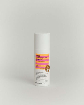 Phametra MED Sonnencreme LSF 50+ für Kinder, speziell für das Gesicht, in weißer Flasche mit farbenfroher gestreifter Verpackung mit Löwenmotiv, entwickelt von Wissenschaftlern und Dermatologen, wasserfest, vegan, ohne Mikroplastik und Duftstoffe