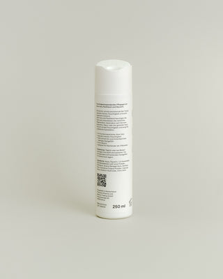 Rückseite eines blau weißen Spenders des Aloe Vera Pflegegels von Phametra Cosmetics